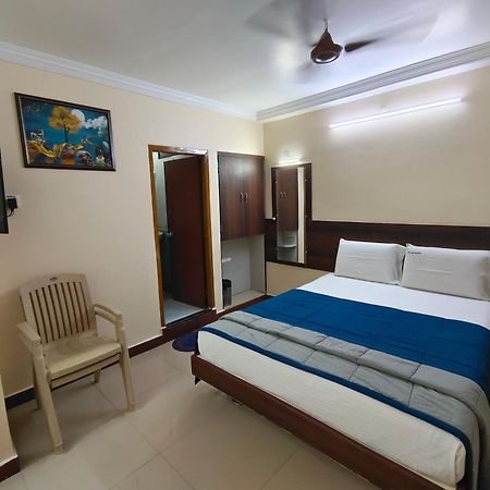 Hotel Dkr Residency Τιρουπάτι Εξωτερικό φωτογραφία