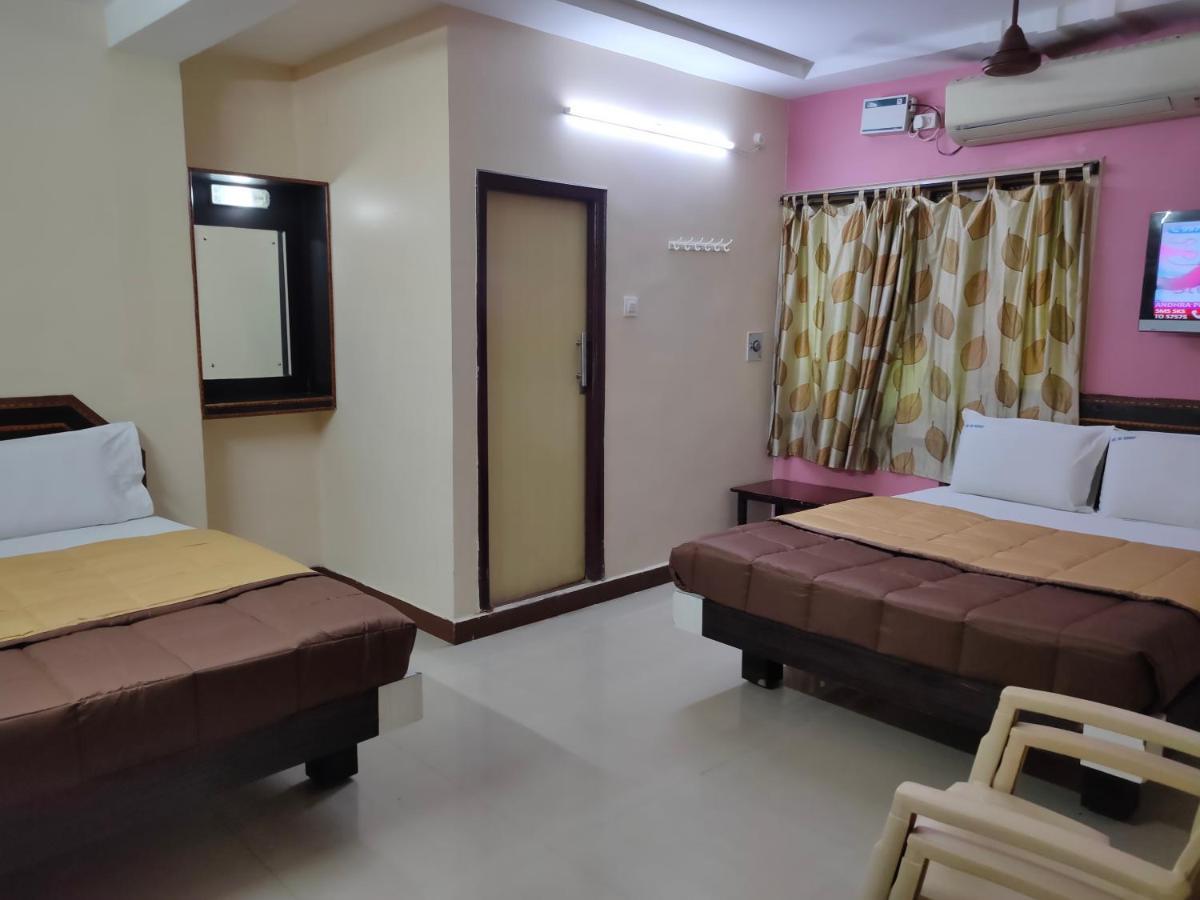 Hotel Dkr Residency Τιρουπάτι Εξωτερικό φωτογραφία