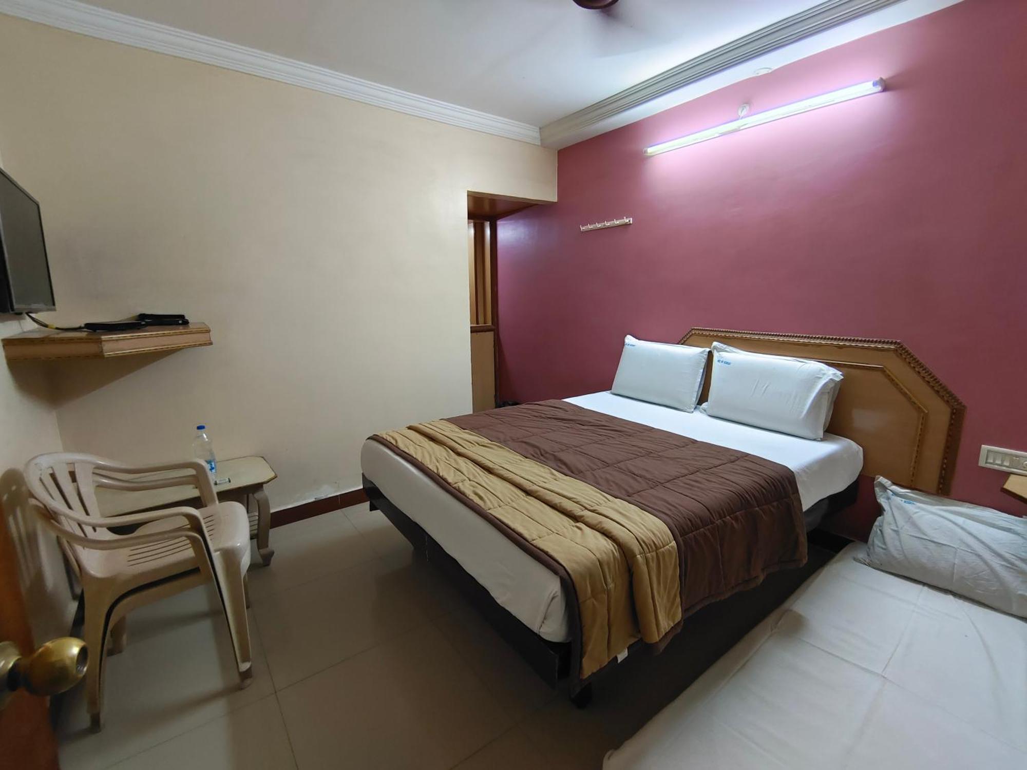 Hotel Dkr Residency Τιρουπάτι Δωμάτιο φωτογραφία