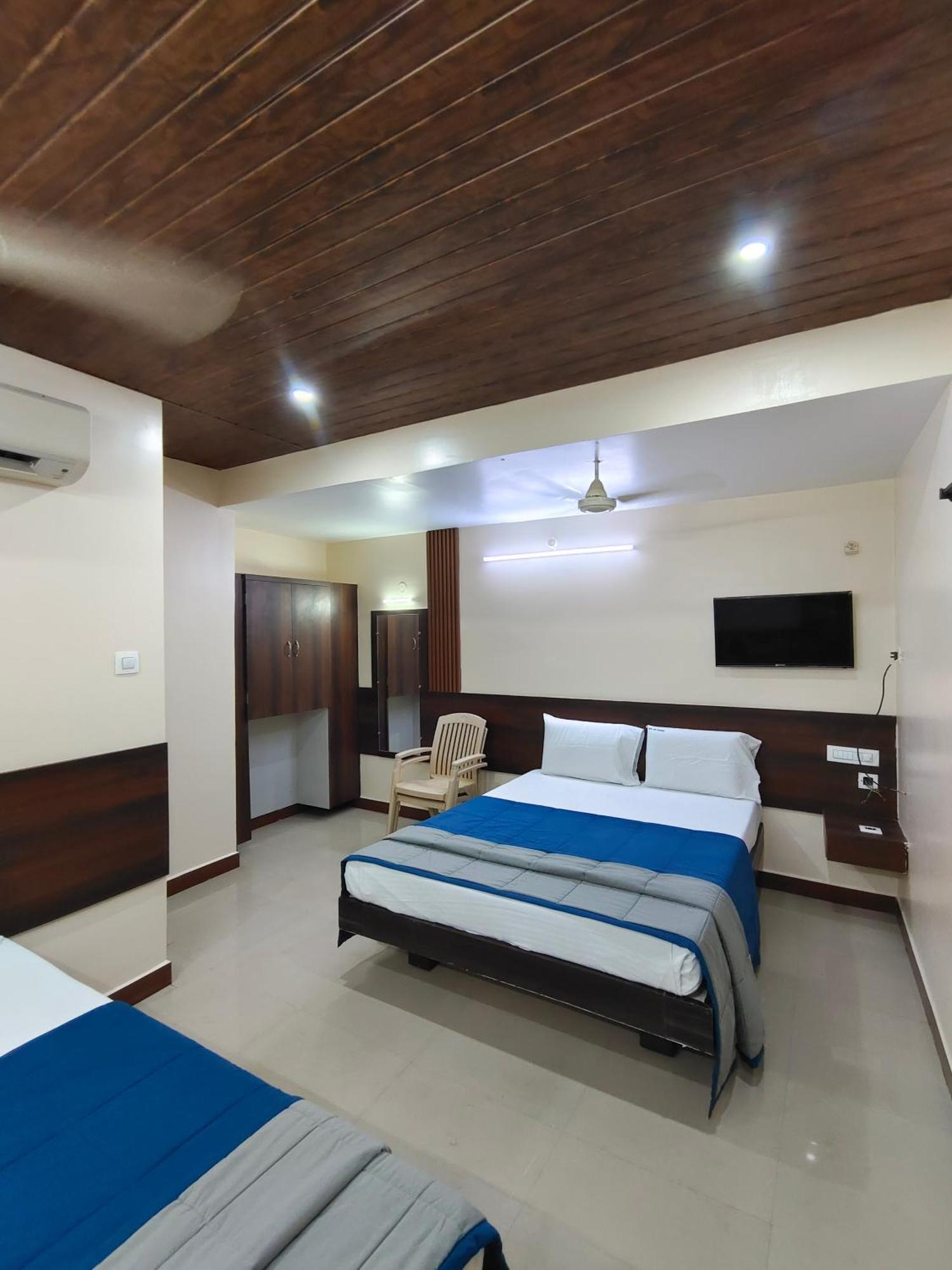 Hotel Dkr Residency Τιρουπάτι Εξωτερικό φωτογραφία