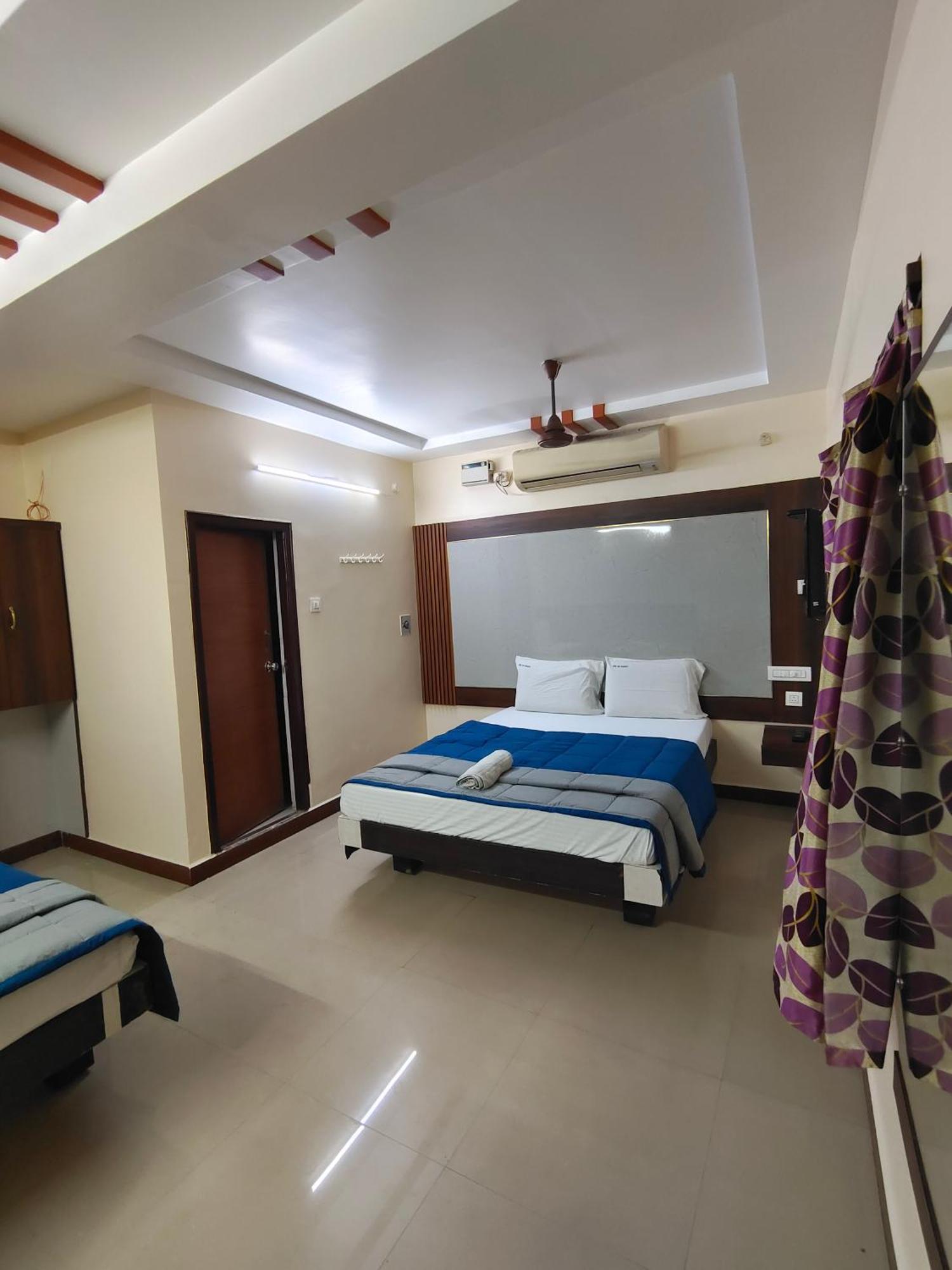 Hotel Dkr Residency Τιρουπάτι Εξωτερικό φωτογραφία